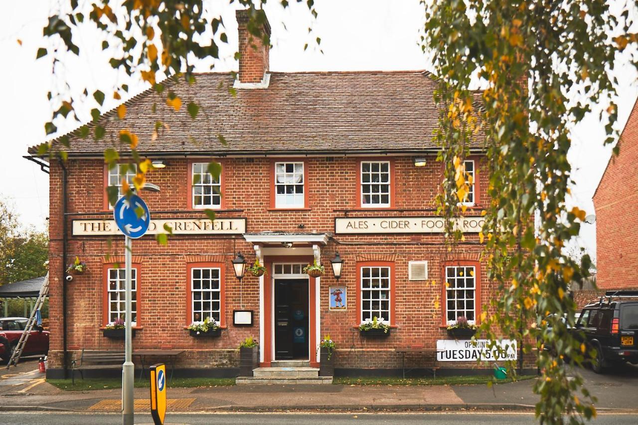 The Lord Grenfell Bed & Breakfast Maidenhead Dış mekan fotoğraf The Crown Inn, Great Glen